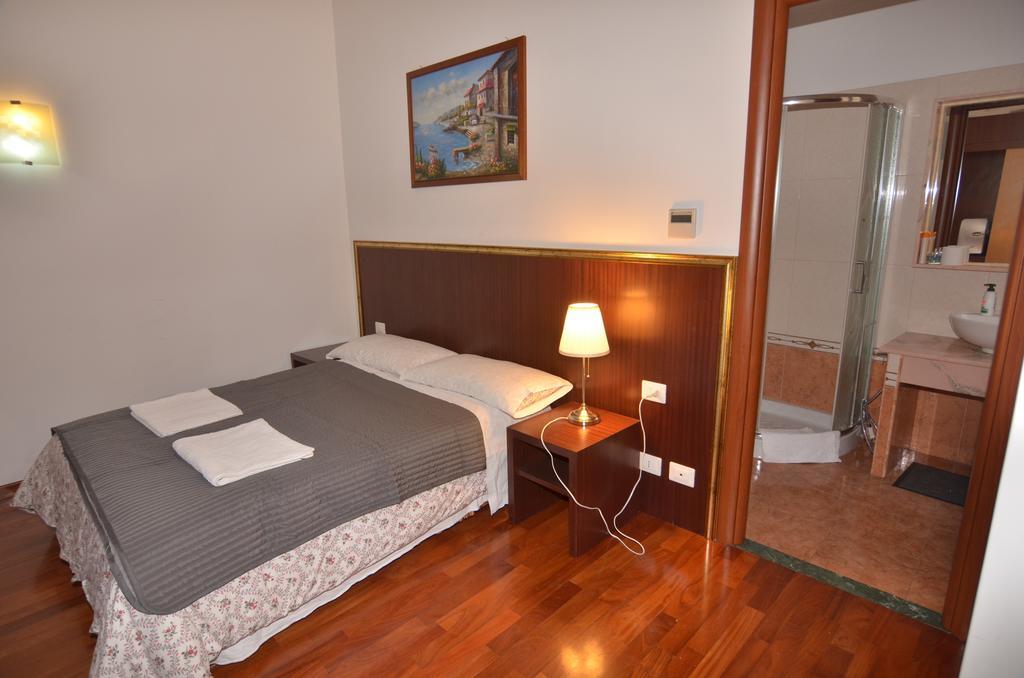 Bed and Breakfast Mille Fiori à Rome Chambre photo